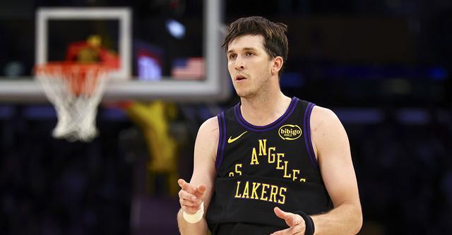 kaiyun-曝湖人计划在今年夏天 为里夫斯提供一份5年2.4亿美元的合同